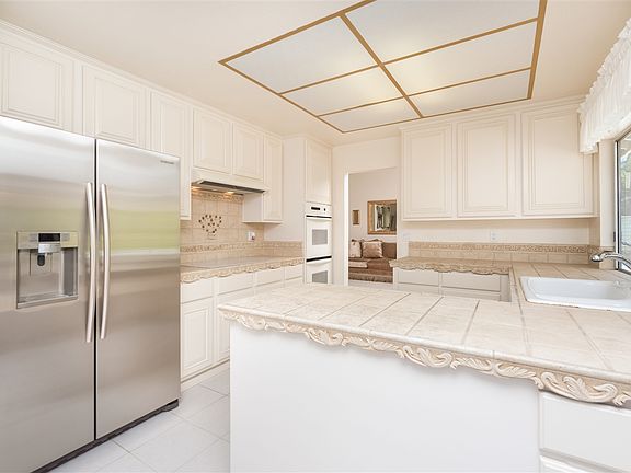 4th image of 1550 Whitsett Dr