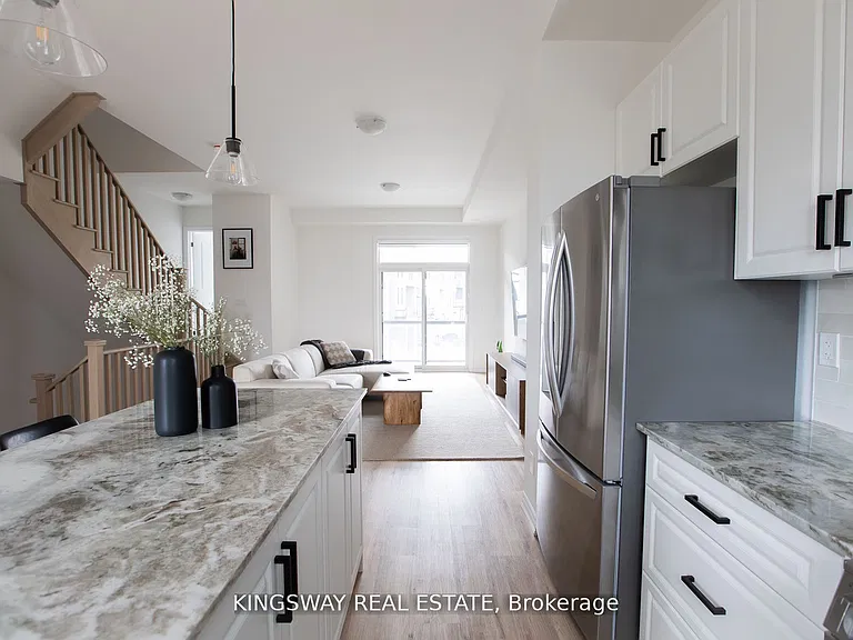 27 Paradox St — Photo 2