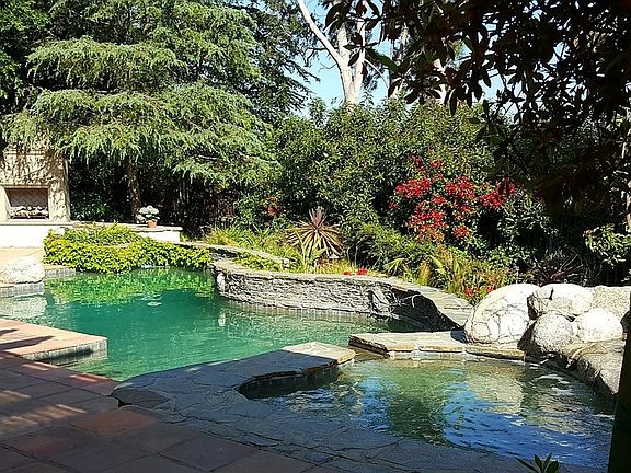 4th image of 3325 Bonnie Hill Dr