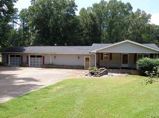 6255 Lakeview Dr, Douglasville, GA 30135