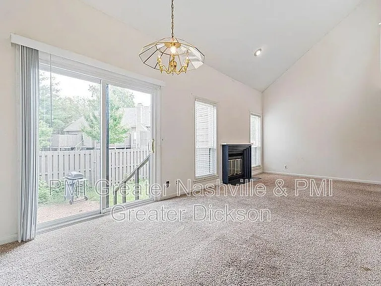 717 Barlin Ct — Photo 14