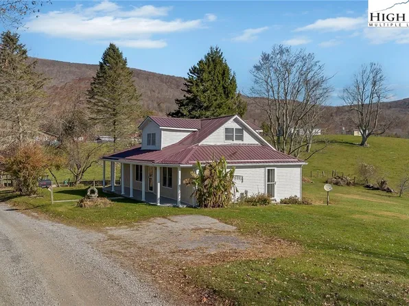 141 Firehouse Road, Whitetop, VA 24292