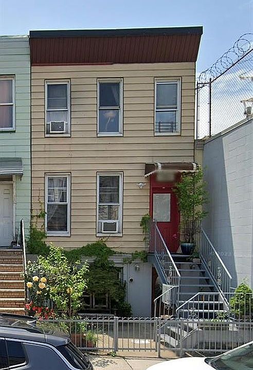 1st image of 320 42nd St