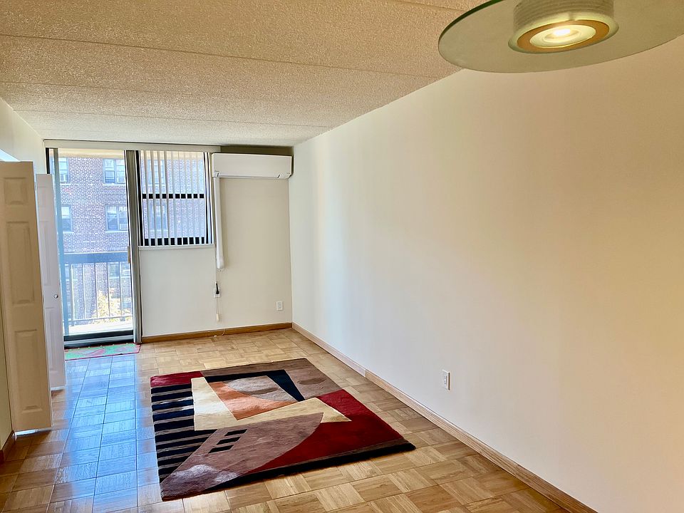 1st image of 13777 45th Ave APT 6G