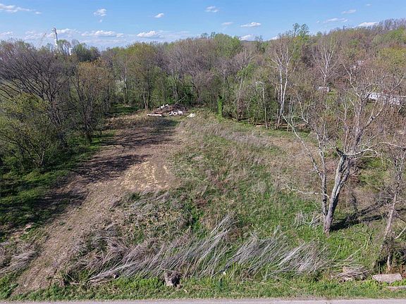 2nd image of 429 Jerrys Run Rd