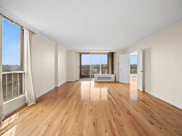 77 Pond Ave APT 1402, Brookline, MA 02445