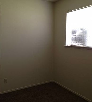 2nd image of 3272 Loughborough Dr