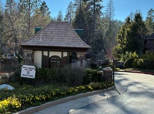 27488 Meadow Bay Dr, Lake Arrowhead, CA 92352