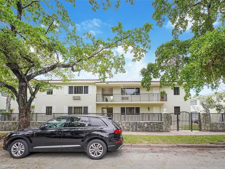35 Antilla Ave #2