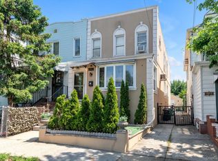 60-09 69th Place, Maspeth, NY 11378