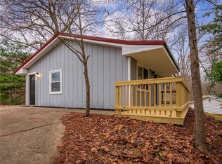 47 Barat Ln, Hurricane, WV 25526