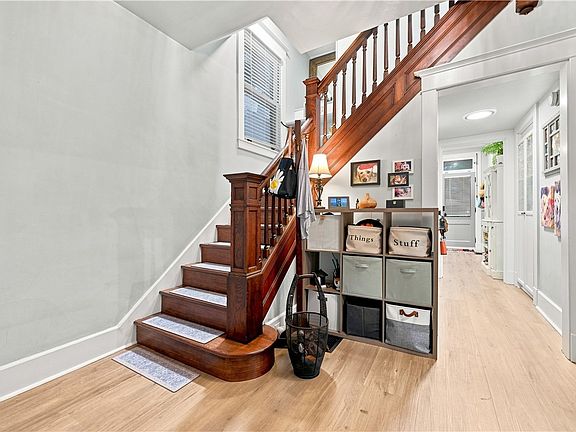 5th image of 824 Malvern Rd