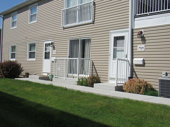 2nd image of 7933 163rd Pl #126