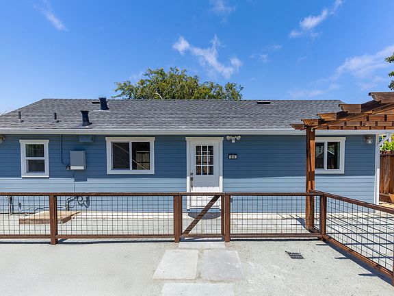 2nd image of 616 Redwood Ave