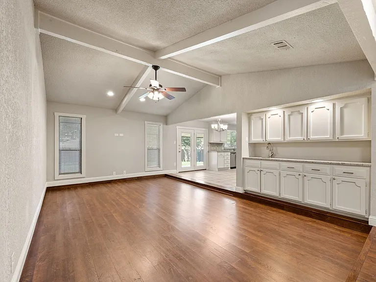 6728 Fair Meadows Dr — Photo 4