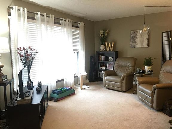 4th image of 502 Franklin Ave