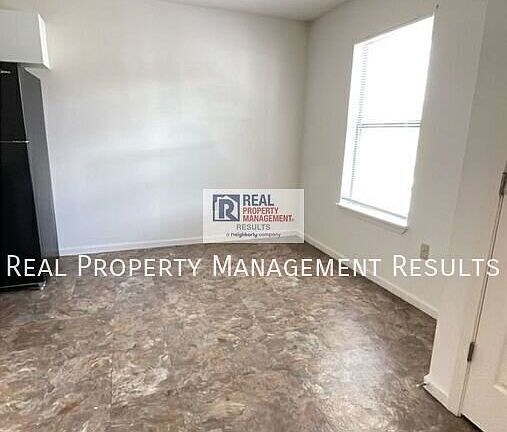 4th image of 1015 23rd St APT 206