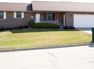 2230 Crown Point Rd, Dubuque, IA 52002