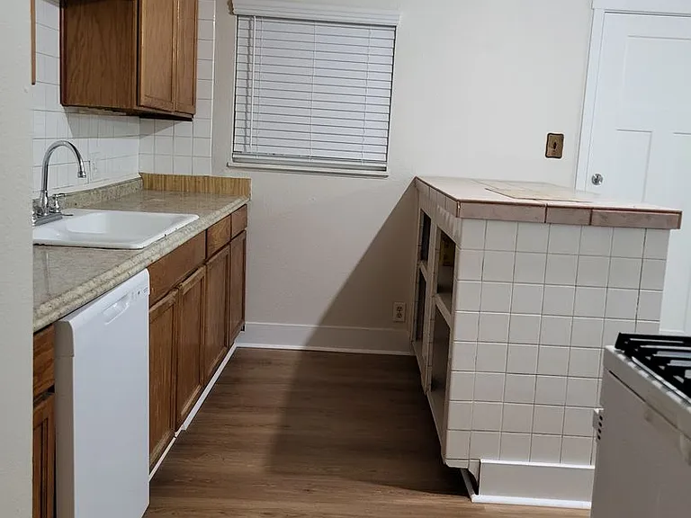 300 Utah St — Photo 27
