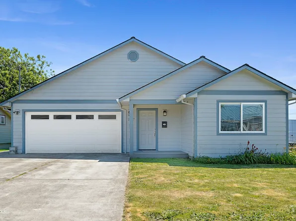 2207 8th St, Tillamook, OR 97141