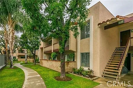 700 W La Veta Ave #R6 — Photo 1
