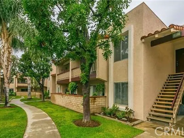 700 W La Veta Ave Unit R6, Orange, CA 92868
