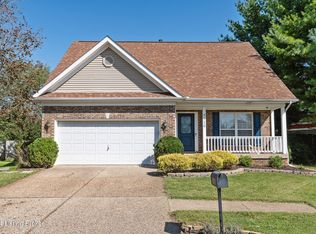 8716 Chelmer Ln, Louisville, KY 40220