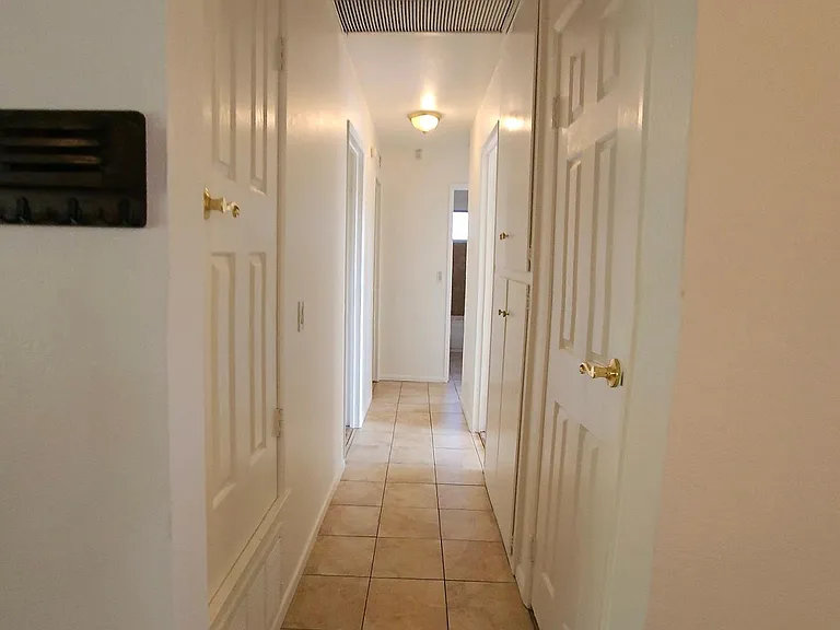 2272 Toluca Dr — Photo 16
