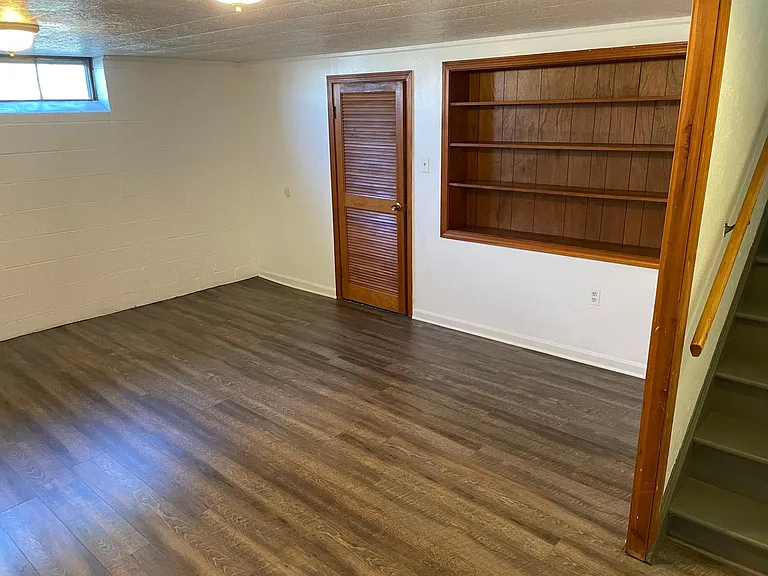 4993 Robinhood Dr — Photo 13