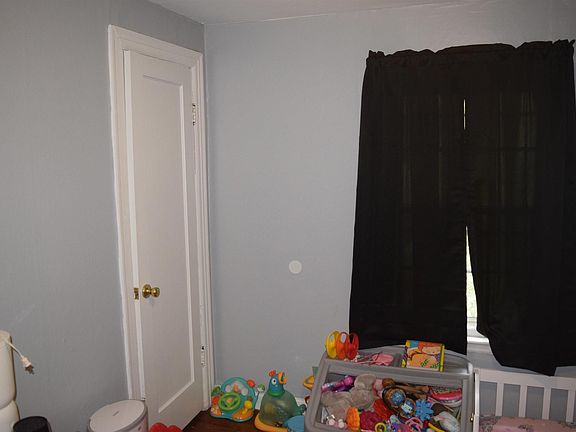 3rd image of 632 S Harlan Ave