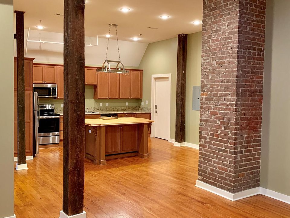 1st image of 715 Sherman St #13