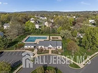 3 bed, 2.5 bath, 2668 sqft, $3,900 — Photo 3