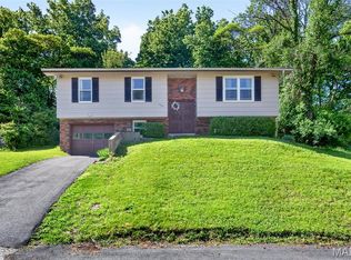 1948 Westbourne Way, Fenton, MO 63026