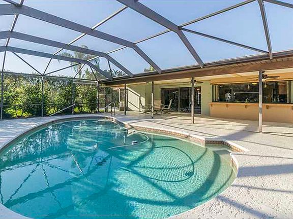 2nd image of 2072 SE Allamanda Dr