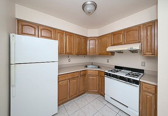 4th image of 5212 Roosevelt Ave APT 3