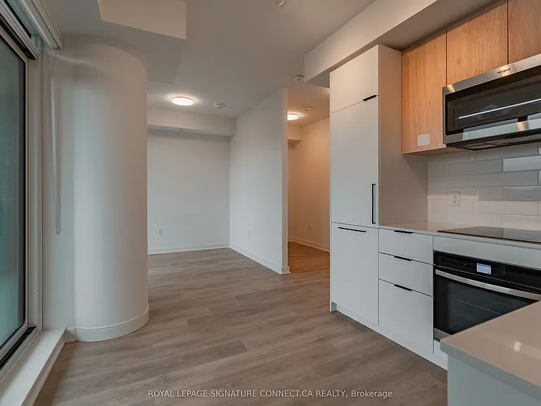 1185 Dupont St #424 — Photo 4