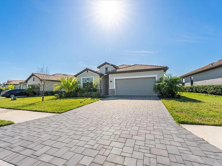 5161 Coral Reef Way — Photo 3