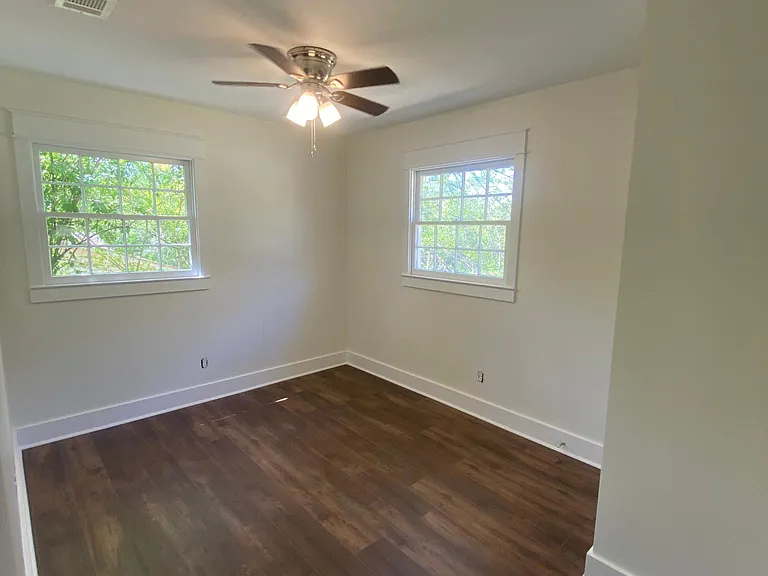 5463 Norden Dr S — Photo 12