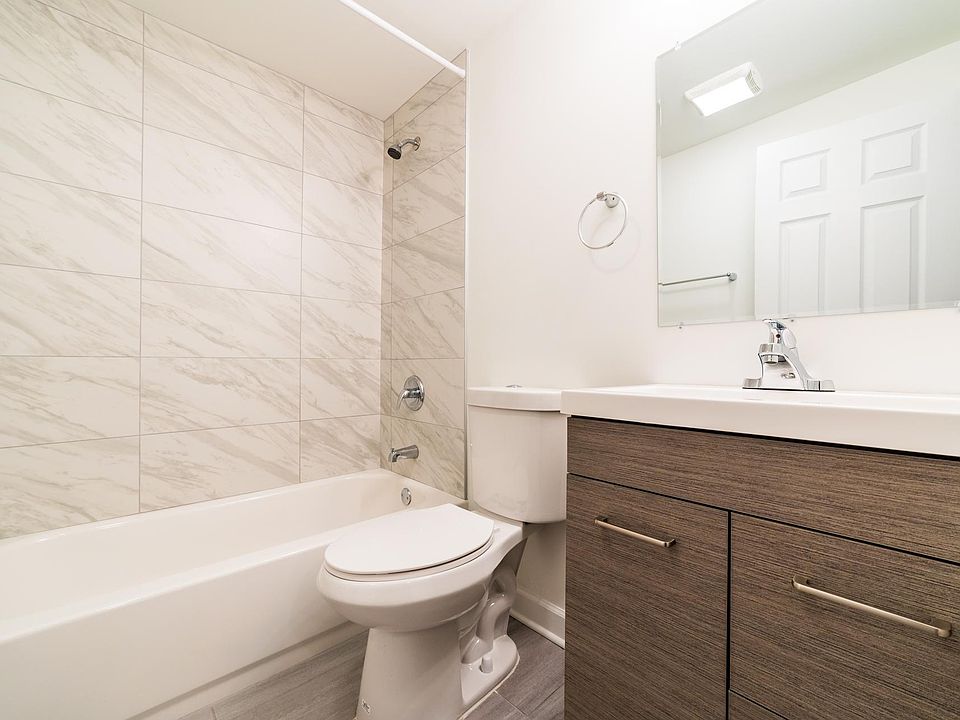 1st image of 6002 N Winthrop Ave #G1