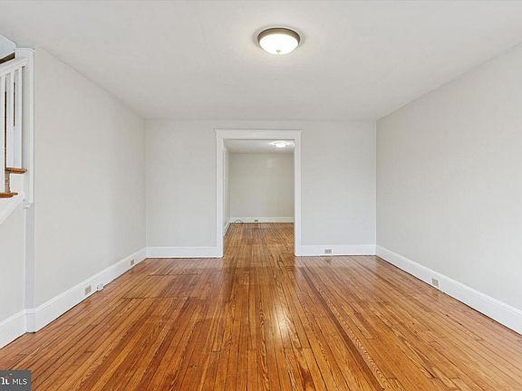 4th image of 123 W Lancaster Ave