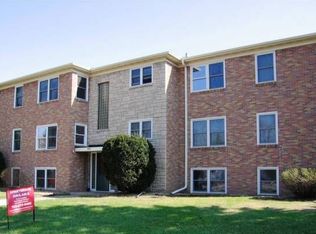 1504 Larpenteur Ave W APT 6, Falcon Heights, MN 55113