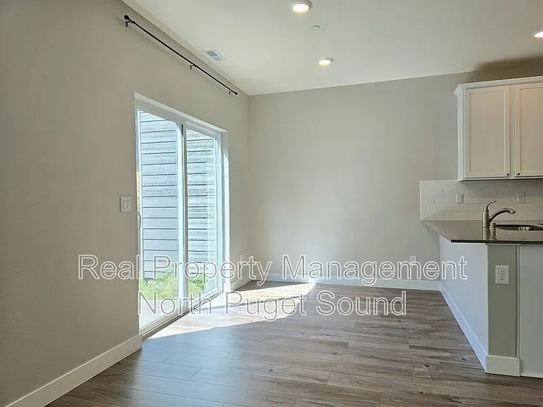 8303 Gilman Way — Photo 12