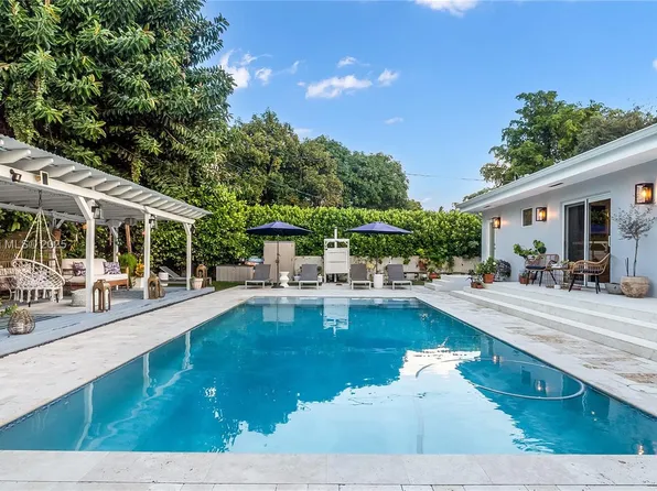 1015 NE 119th St, Biscayne Park, FL 33161