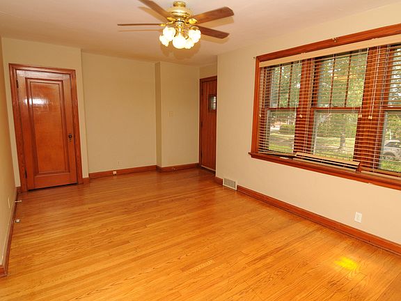 2nd image of 4964 Potomac St