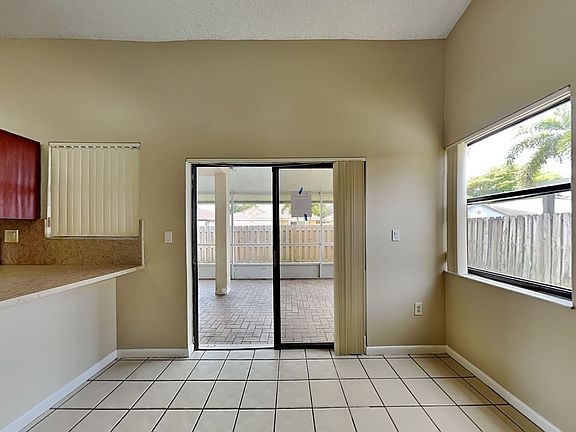 5th image of 5921 Leeds Ln