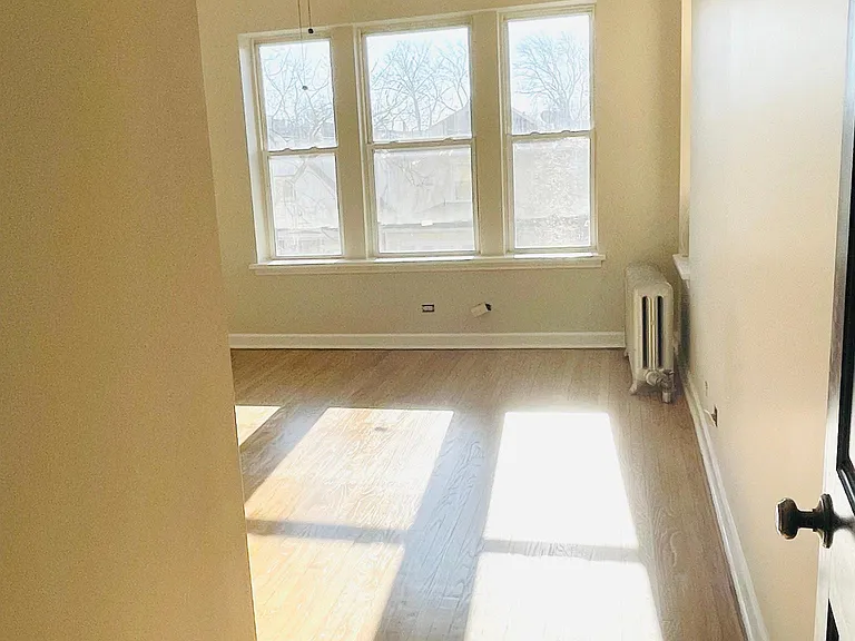 3238 W Berteau Ave #2E — Photo 10