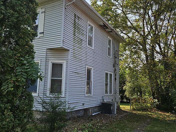 4th image of 226 4th Ave SE