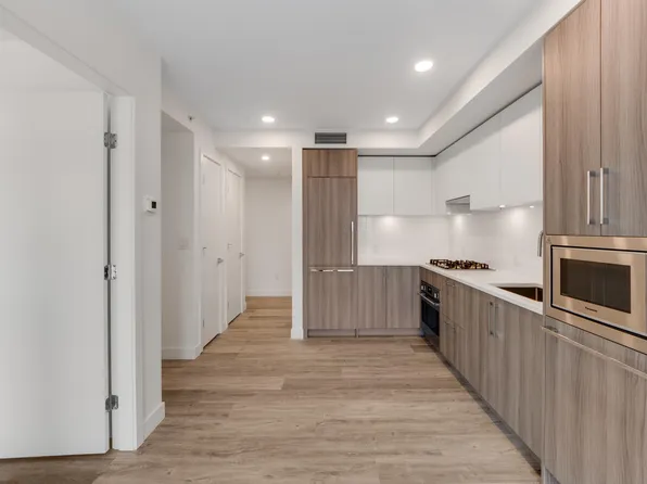 9675 King George Blvd #12XX, Surrey, BC V3T 2V3