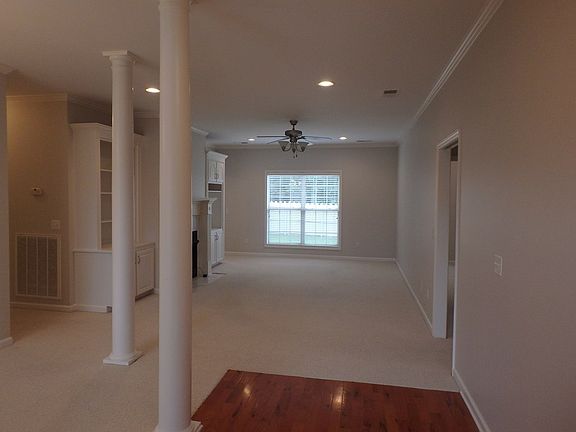3rd image of 121 Old Hickory Dr