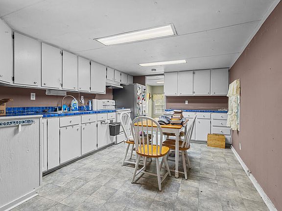 4th image of 86 SE 905th St